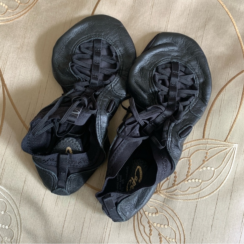 NEW Capezio Black Dance Sleepers